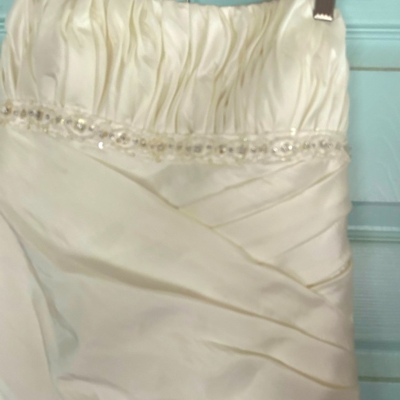 Beautiful Mori Lee wedding dress like new - Picture 3 of 7